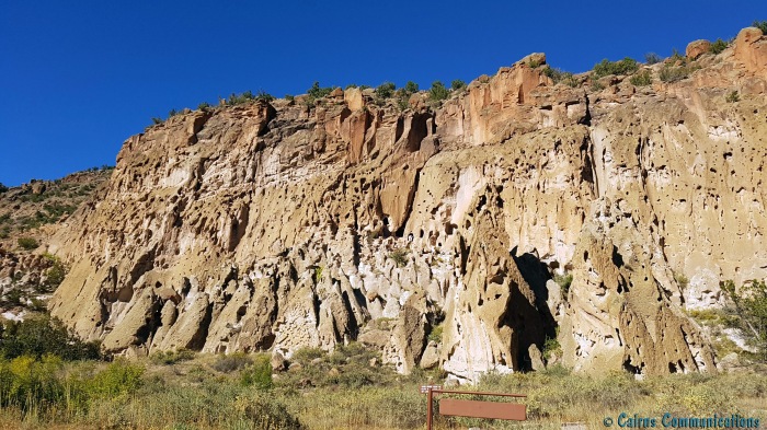 Ancestral Pueblo cavettes